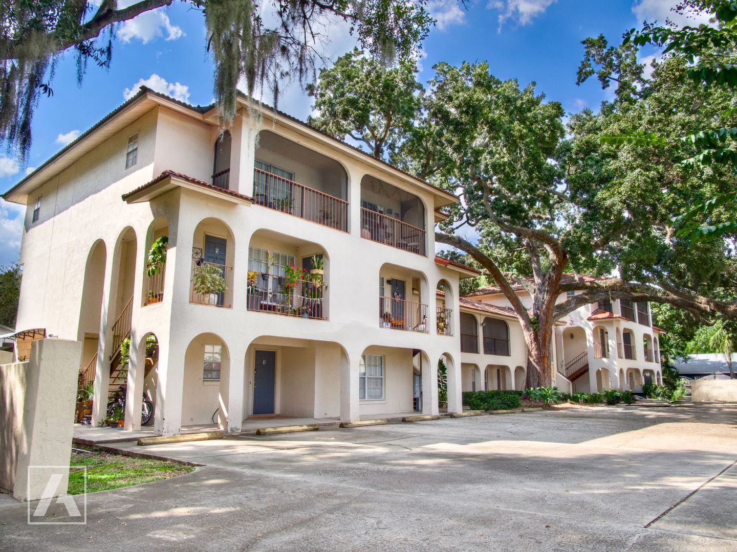 Orlando Apartment: 611 E. Amelia Street