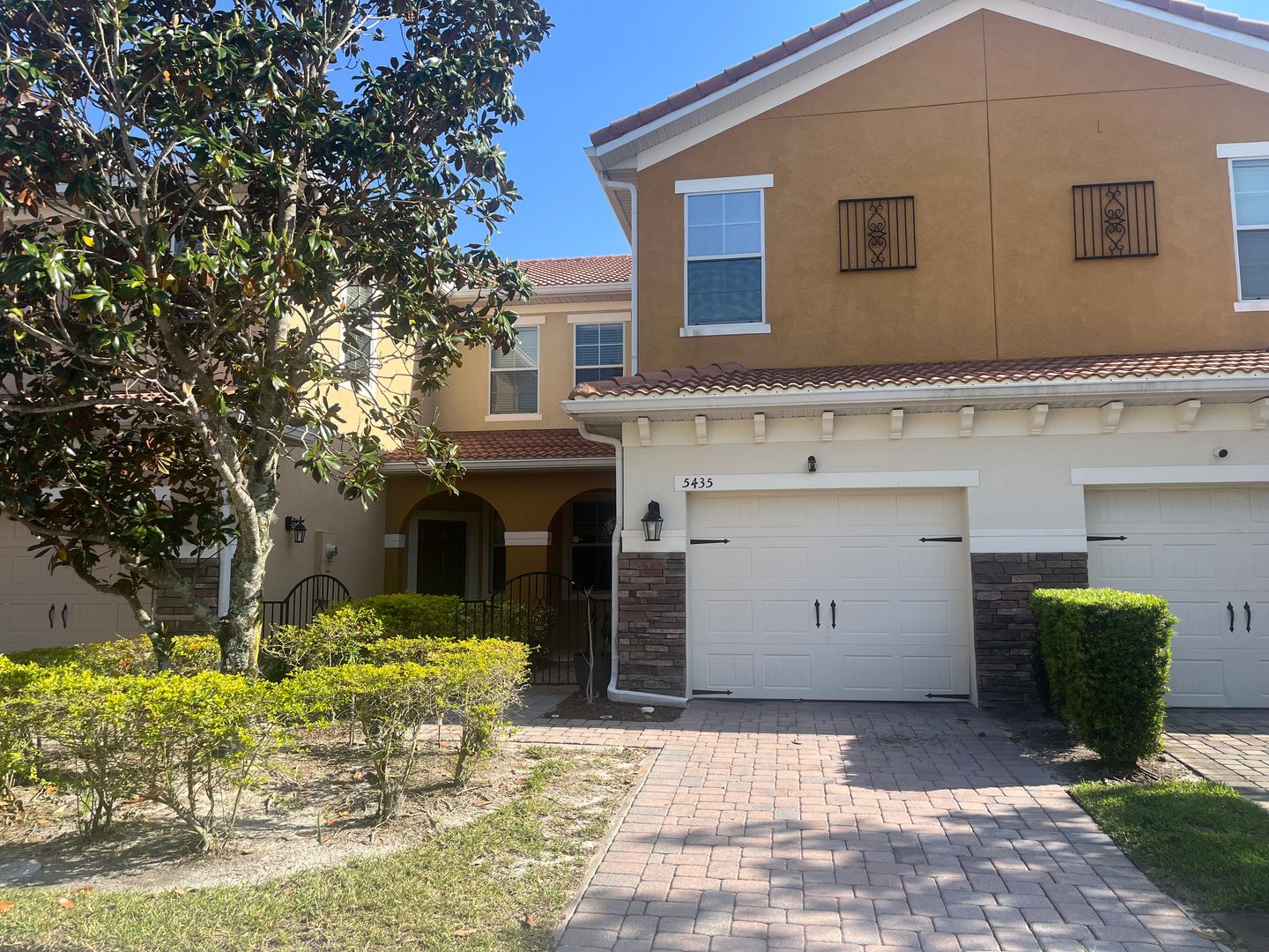 Sanford House: 5435 Via Appia Way