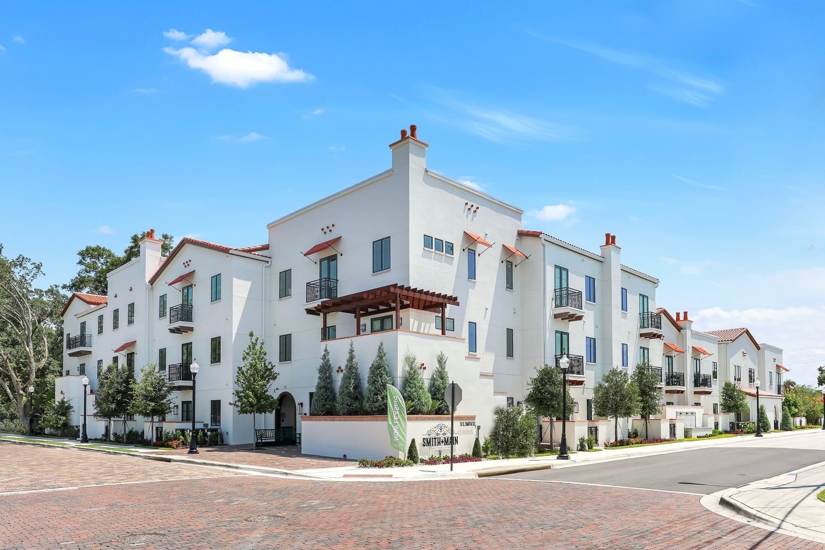 Winter Garden Apartment: 11 E Smith St