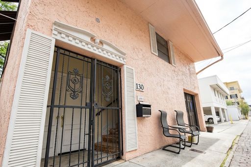 Charming 1 Bed with two additional bonus rooms, 1 Bath Apartment for Rent in Winter Park! – photo 1