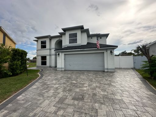 Spacious 4BR/2.5BA Home with Screened Pool & 2-Car Garage – photo 1