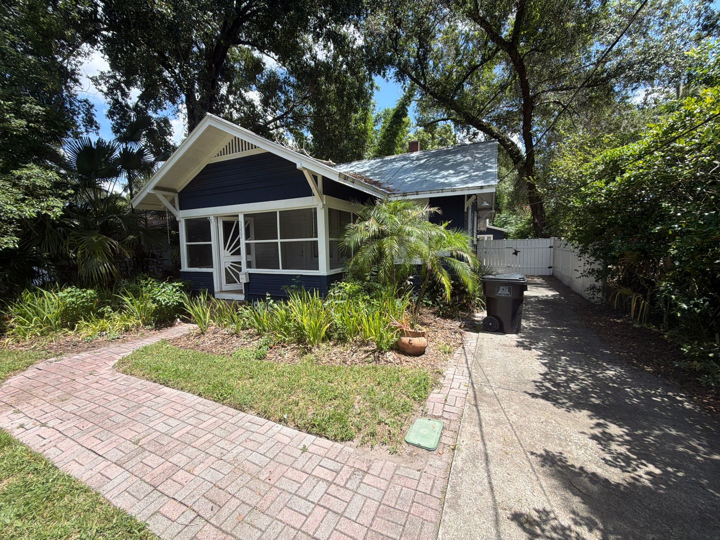 Orlando House: 103 N Hillside Ave