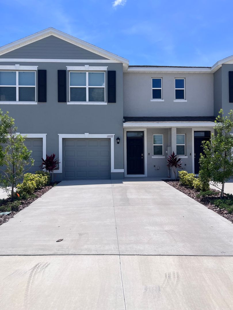 Lakewood Ranch House: 17777 Crescent Moon Loop