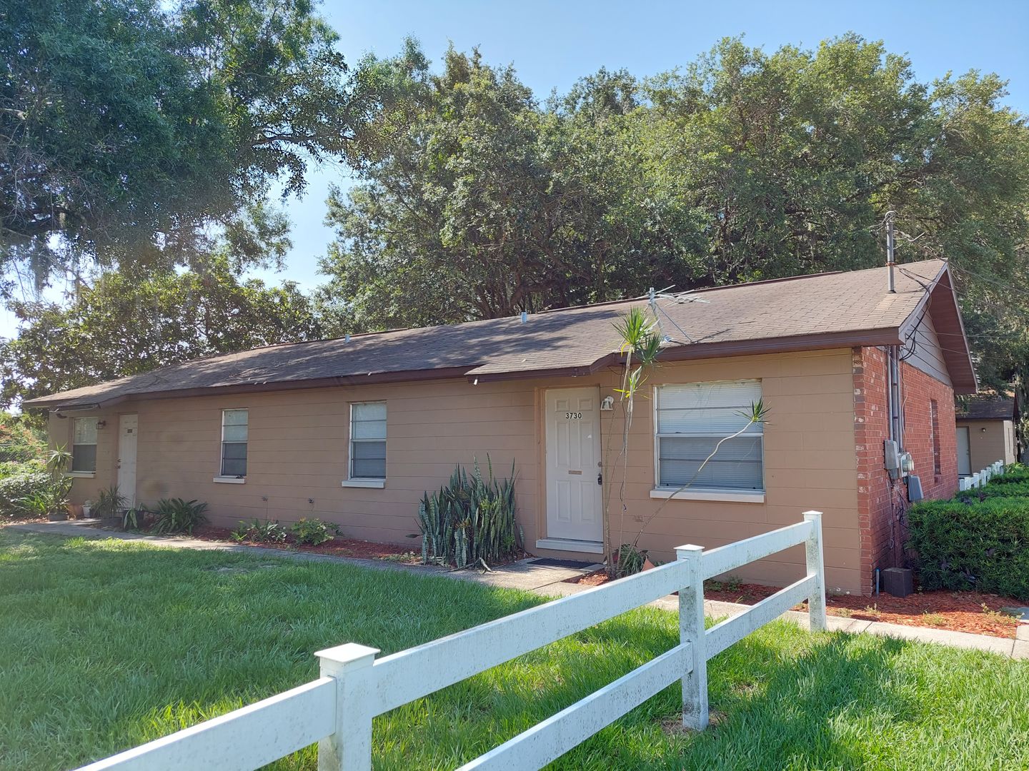 Lakeland House: 3730 County Line Rd