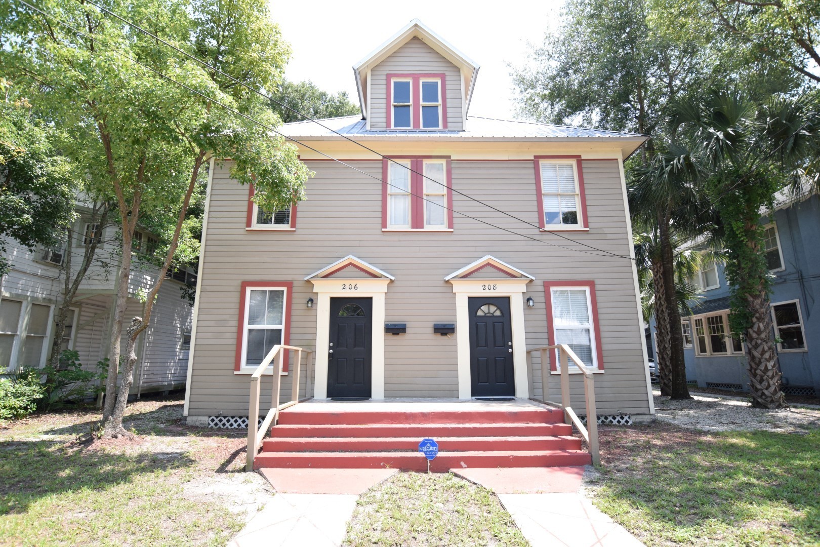 Deland House: 206 W. Wisconsin Avenue