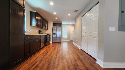 ONE MONTH FREE!!!! Immediate move-in limited offer !!Available !!