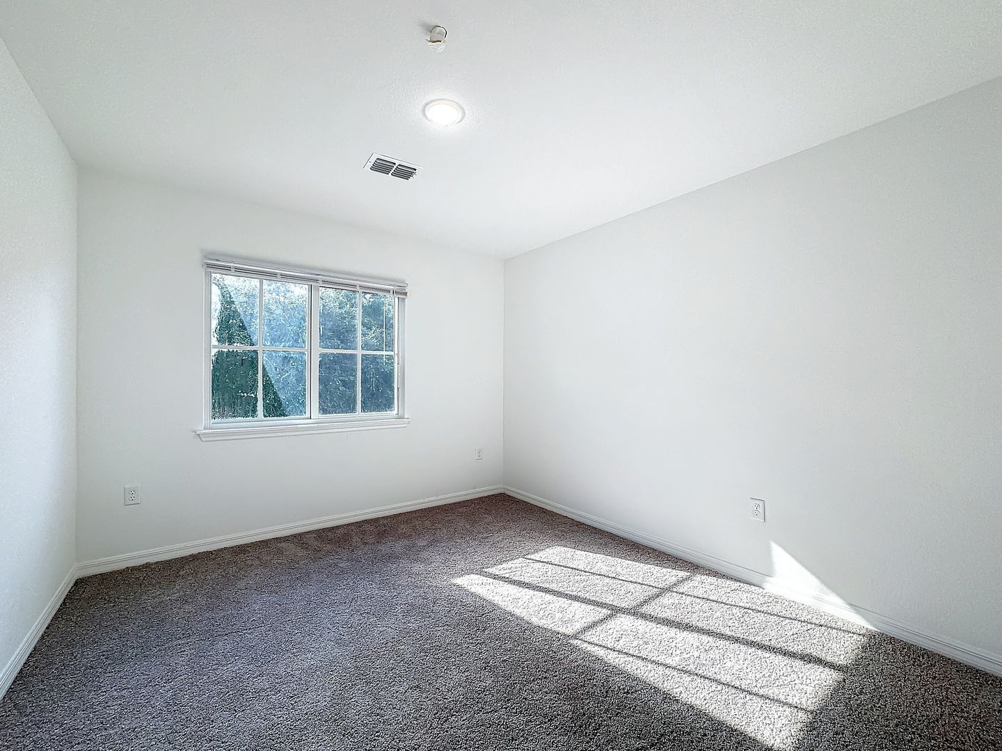 Saint Cloud House: 1744 Barton Towne Cir