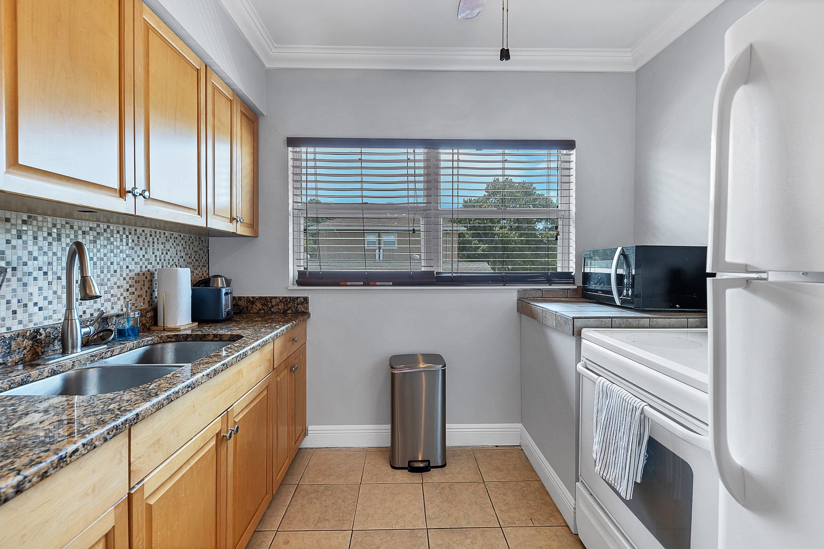 Tampa Apartment: 3806 -3808 W El Prado Blvd,  FL
