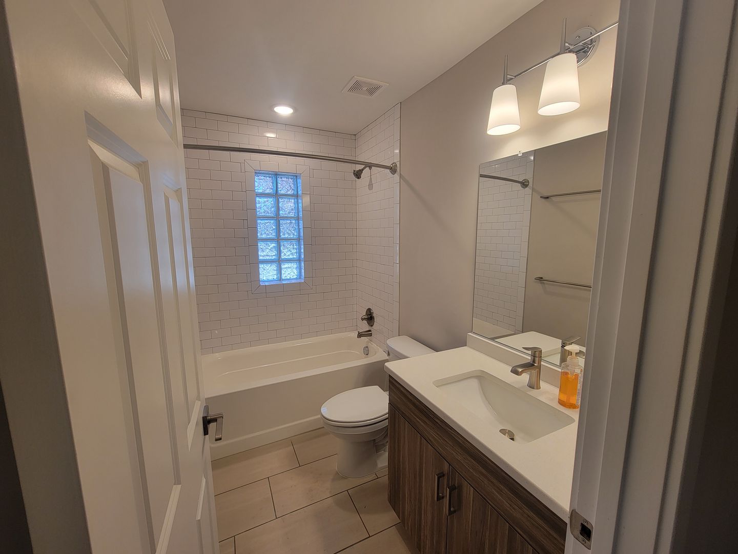 Richmond Apartment: 1111 N Thompson St