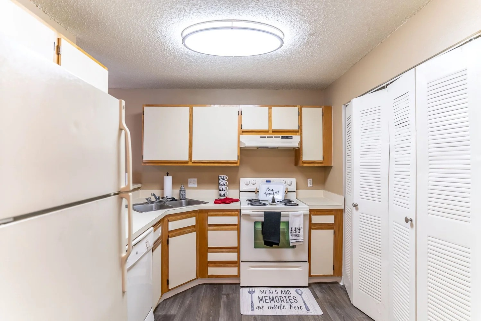 Orlando Apartment: 5800 Auvers Blvd