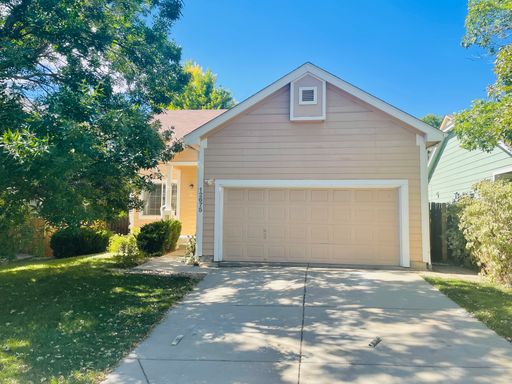 3-Bedroom Tri-Level Home in Brandywine Community – Broomfield – photo 1