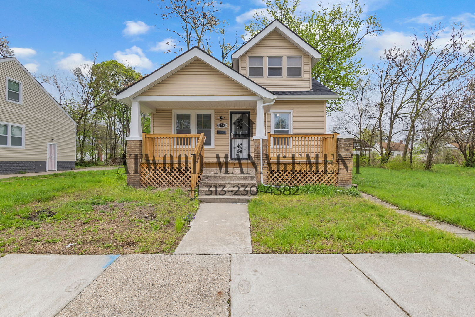 Detroit House: 16582 Santa Rosa Dr