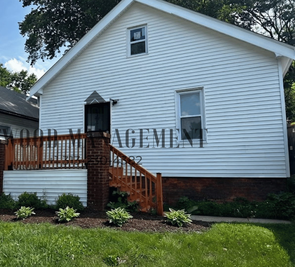 Detroit House: 450 Algonquin St