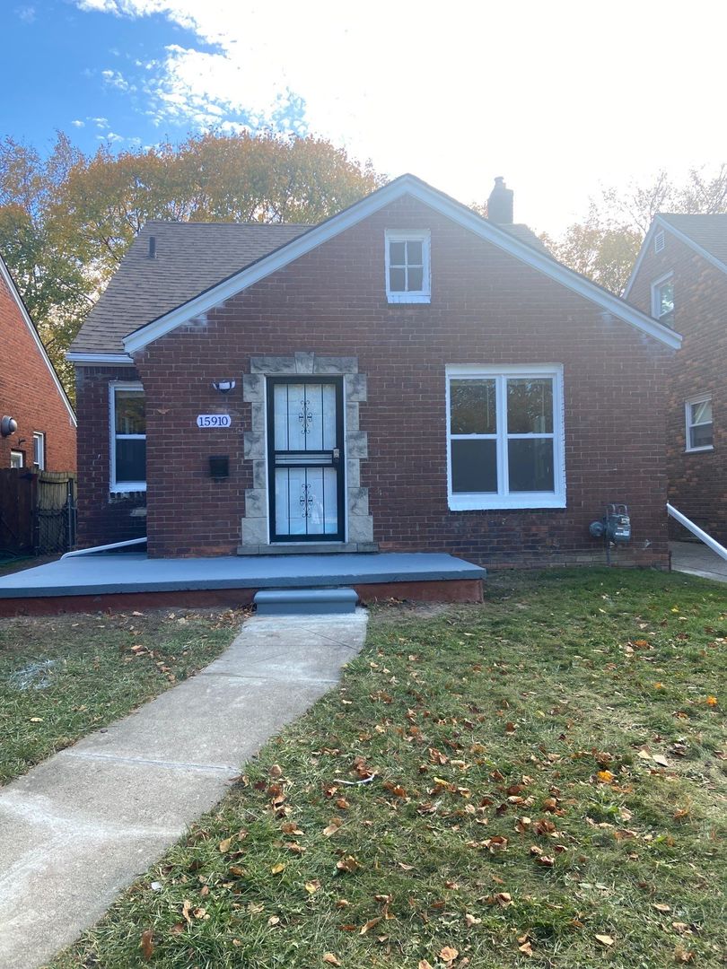 Detroit House: 15910 Saratoga Ave