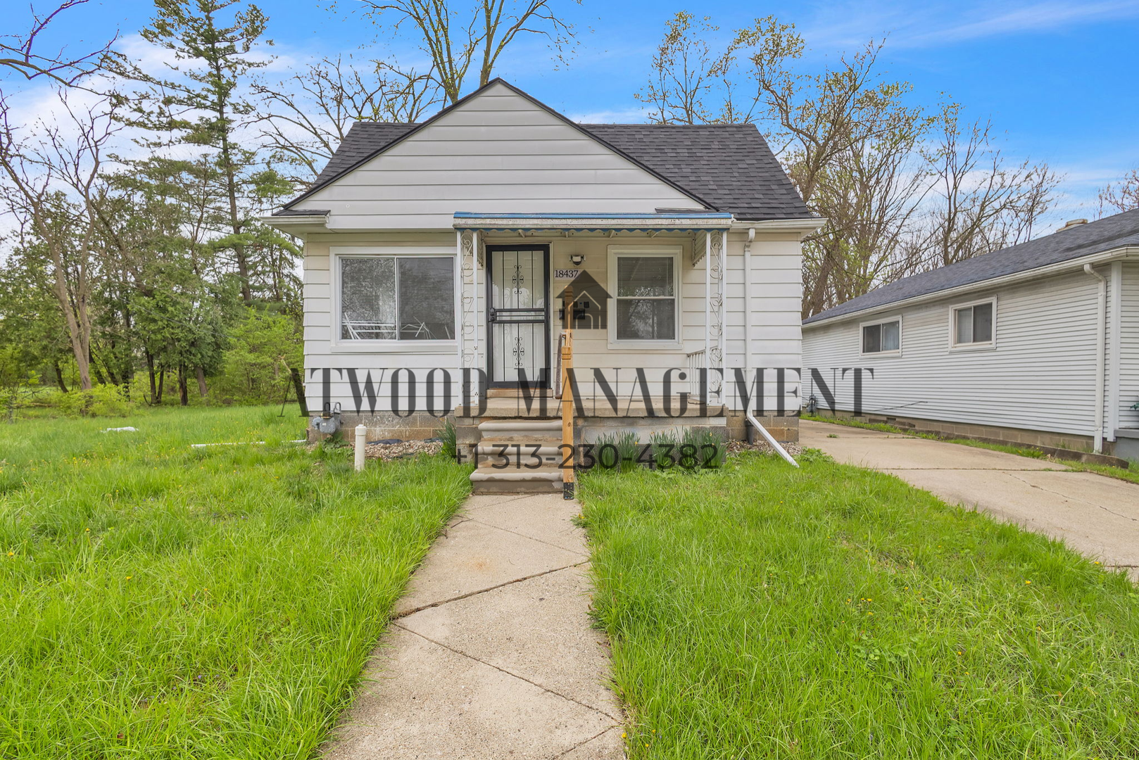 Detroit House: 18437 Trinity St,