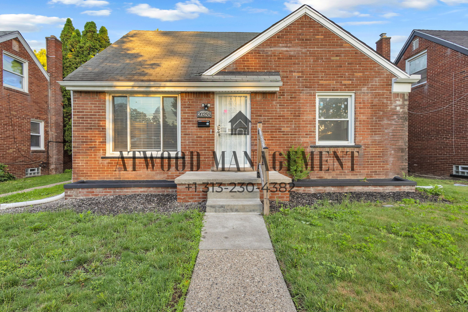 Detroit House: 20255 Harned St
