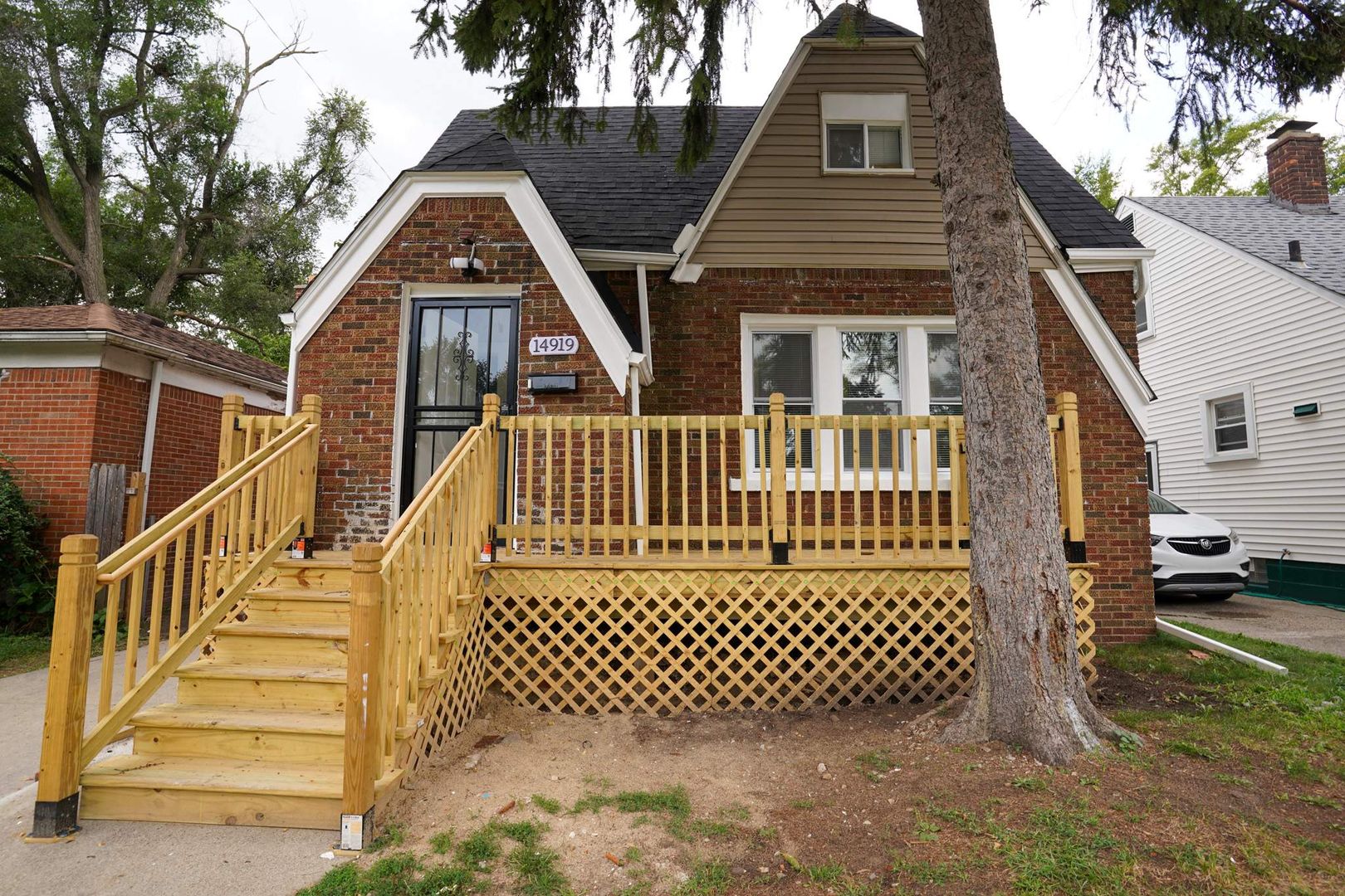 Detroit House: 14919 Lesure St