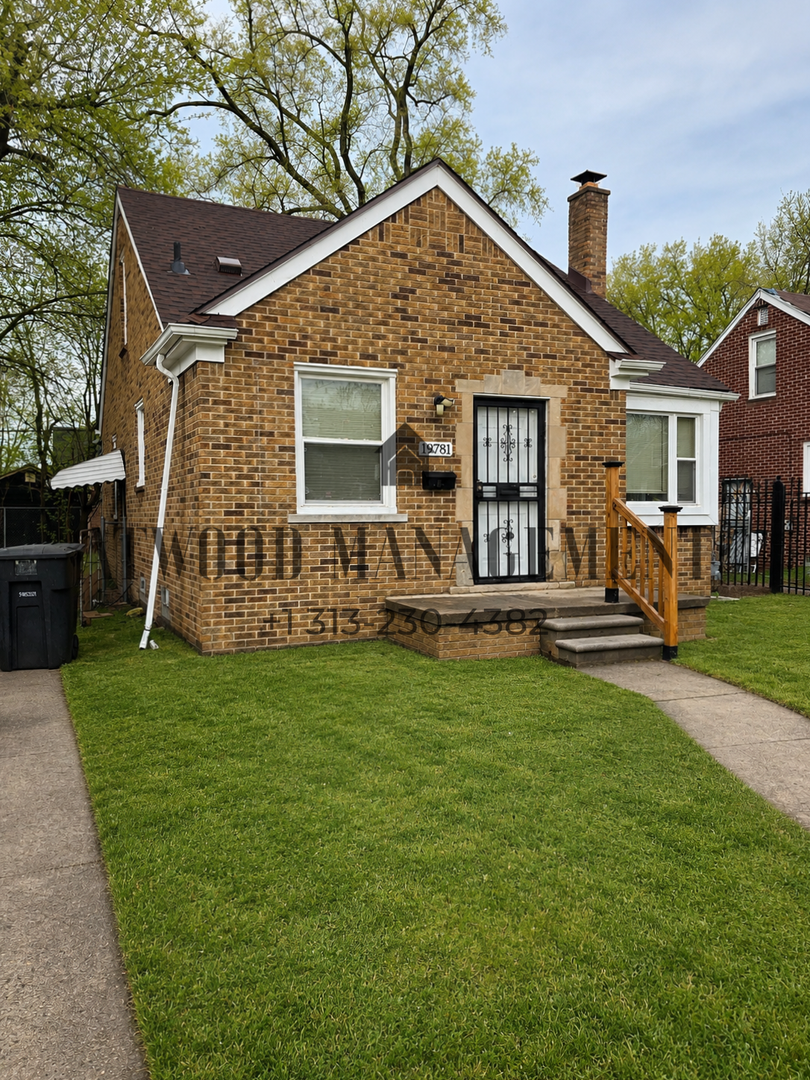 Detroit House: 19781 Fielding St
