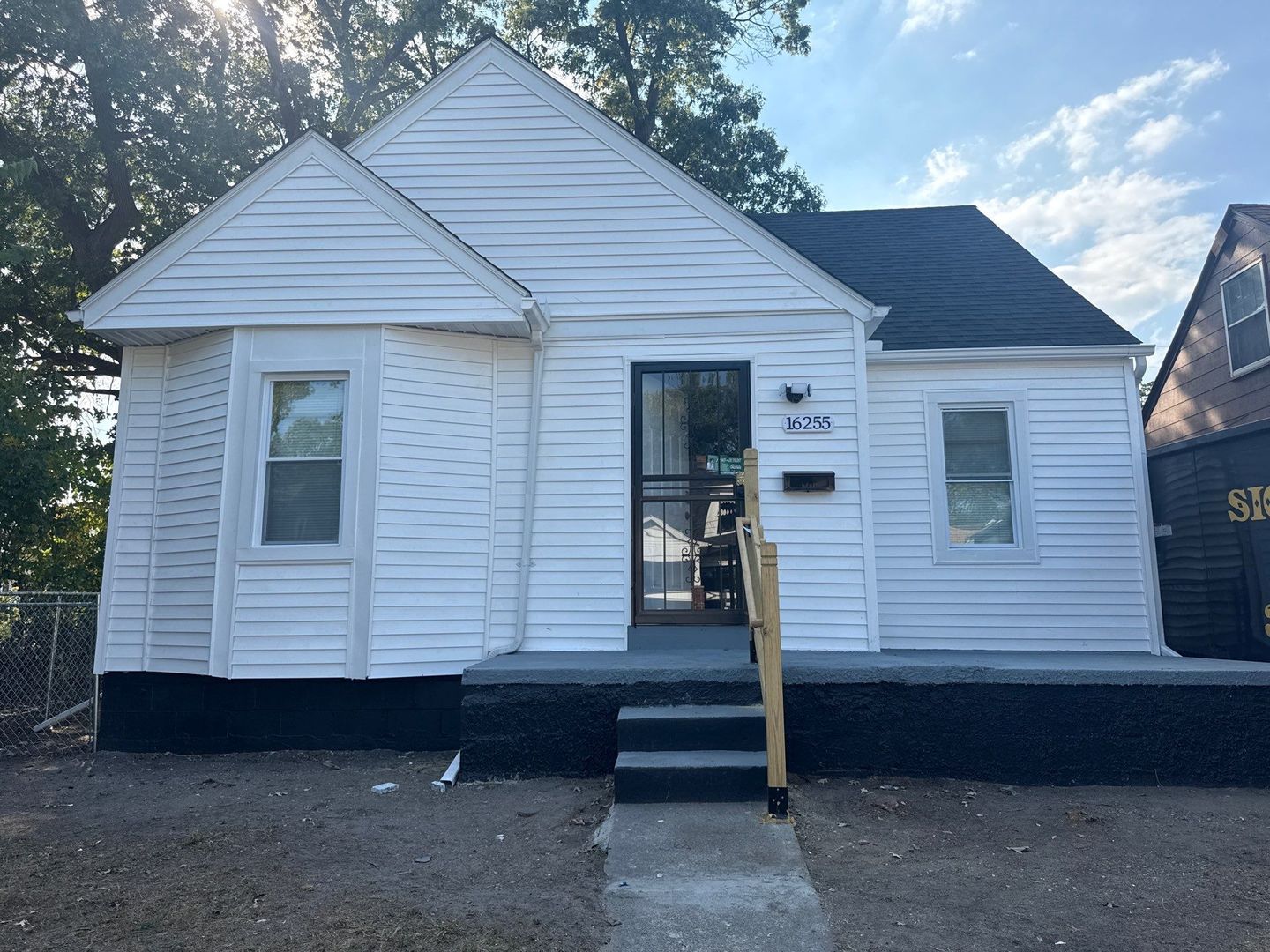 Detroit House: 16255 Lilac St