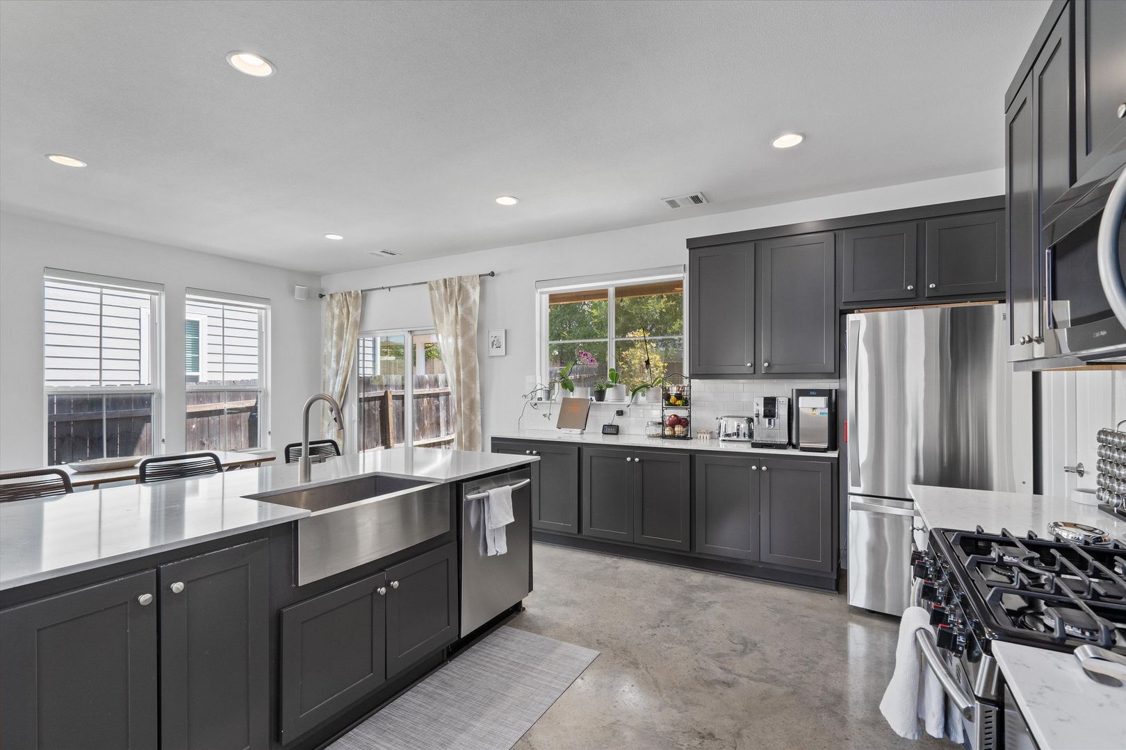 Austin House: 1309 Fort Branch Blvd