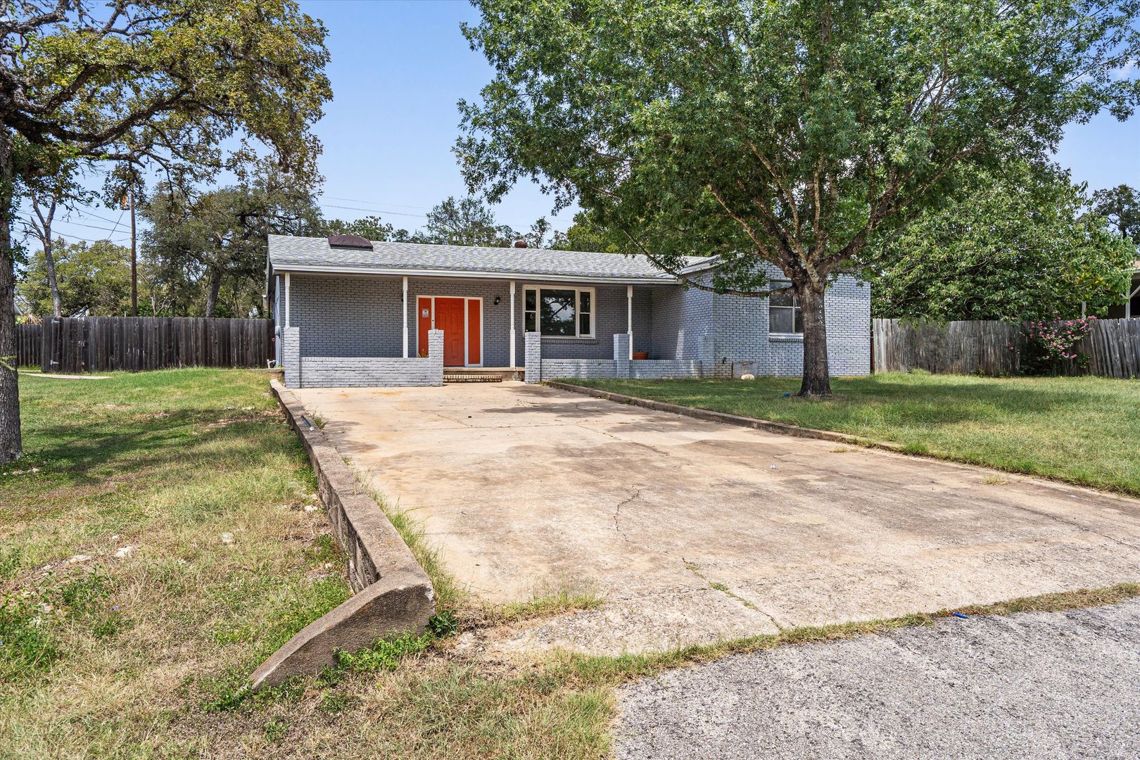 Austin House: 2106 Allred Drive