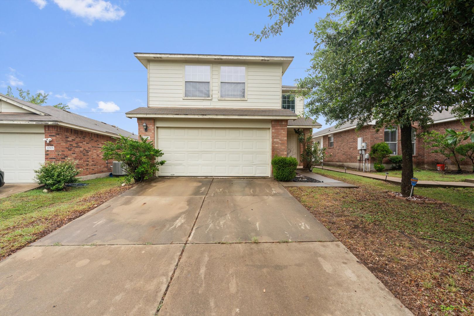 Manor House: 12921 White House St