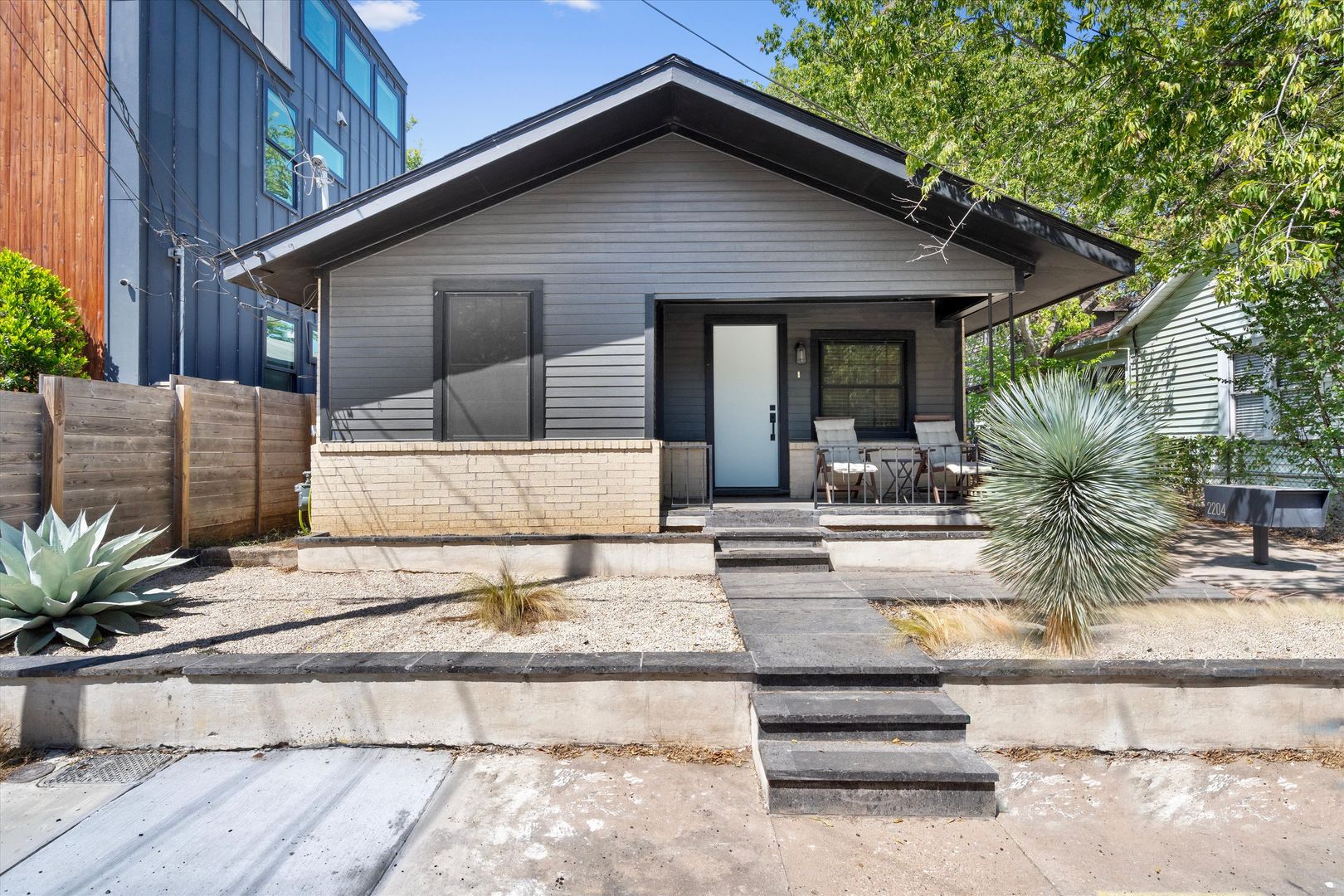 Austin House: 2204 Santa Rita Street