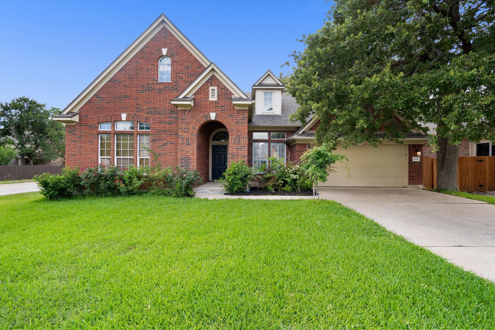 Cedar Park House: 1706 Buttercup Creek Blvd