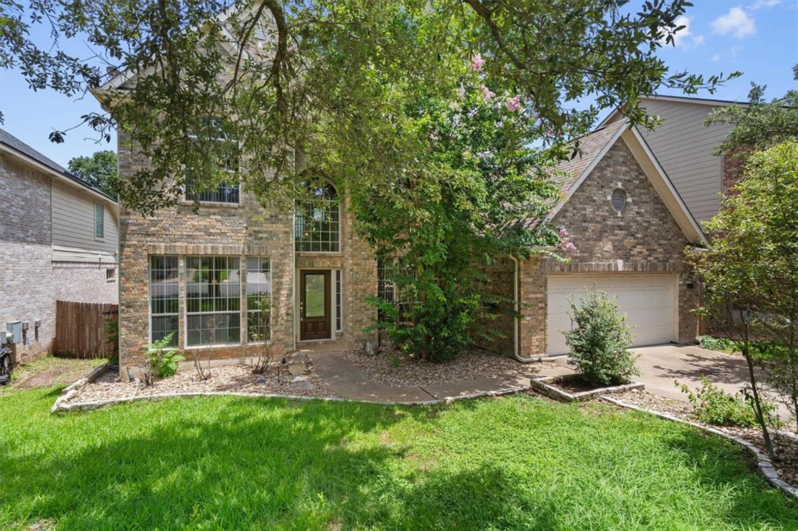 Austin House: 9013 Sautelle Lane