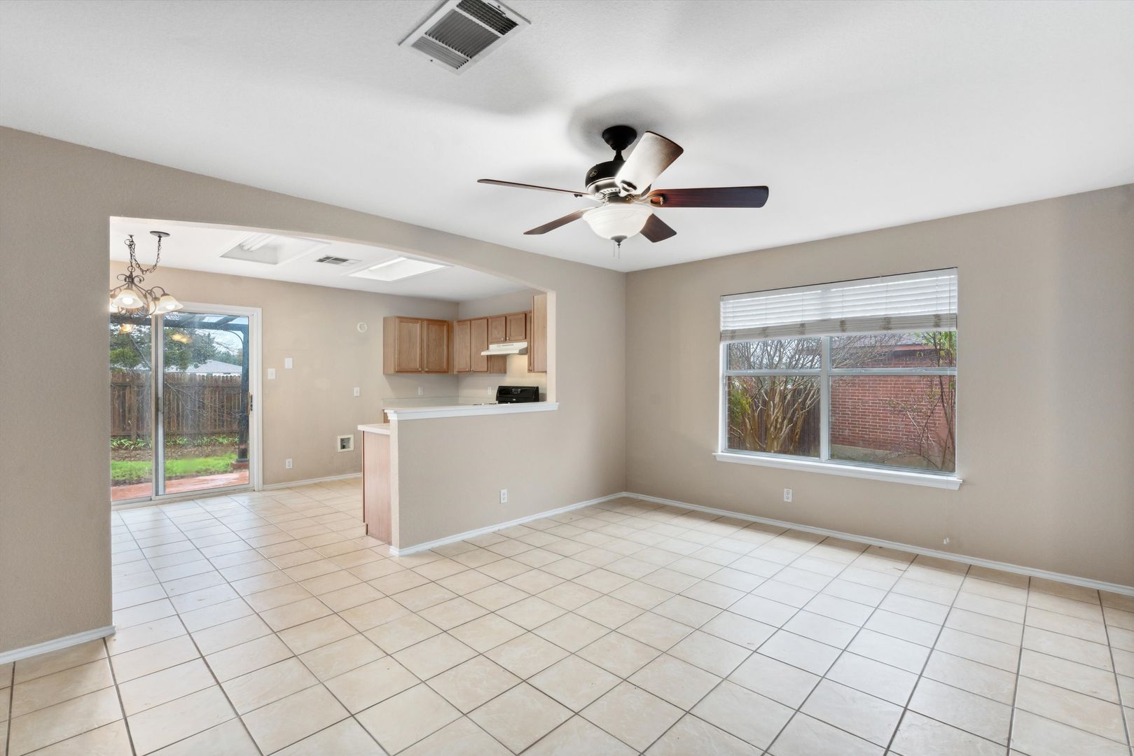Leander House: 107 McCarthur Dr