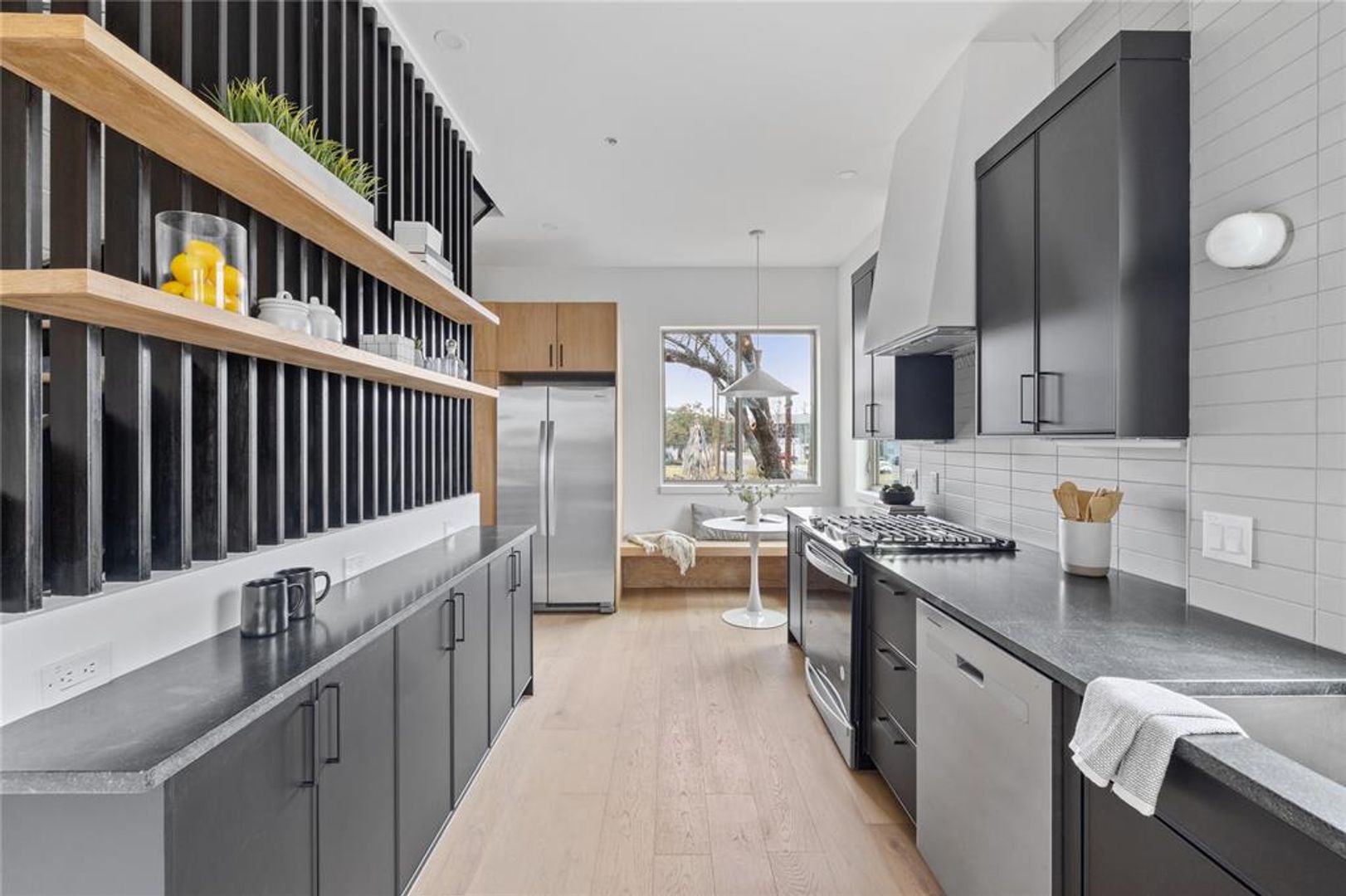 Austin House: 700 Denson Drive #2102