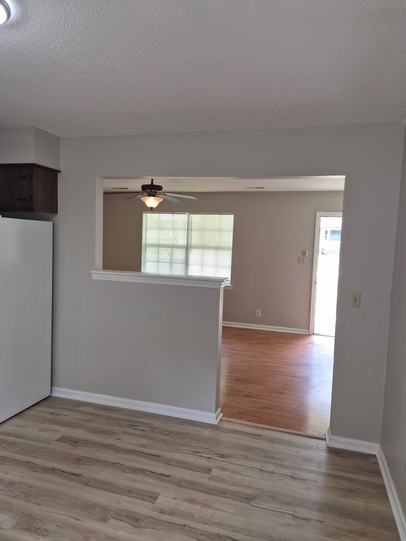 4203 Davis Lane Unit A 5 of 8