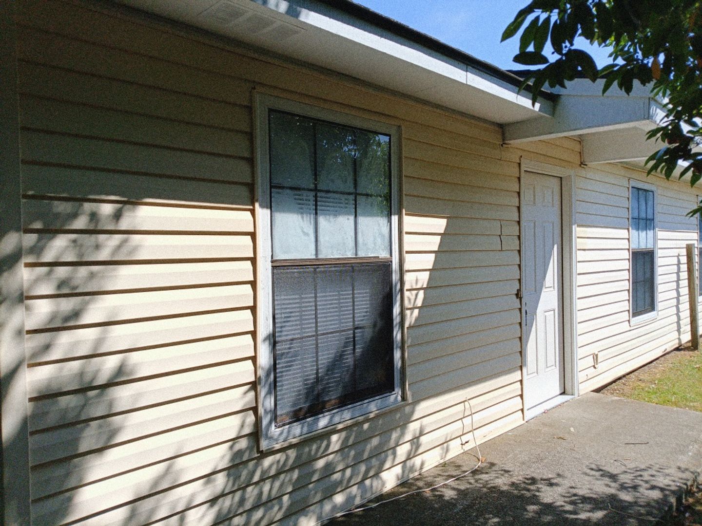 Augusta Apartment: 1730 Hicks Street Apt A