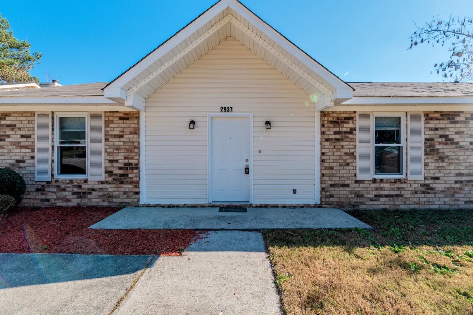 Augusta House: 2937 Dahlia Drive
