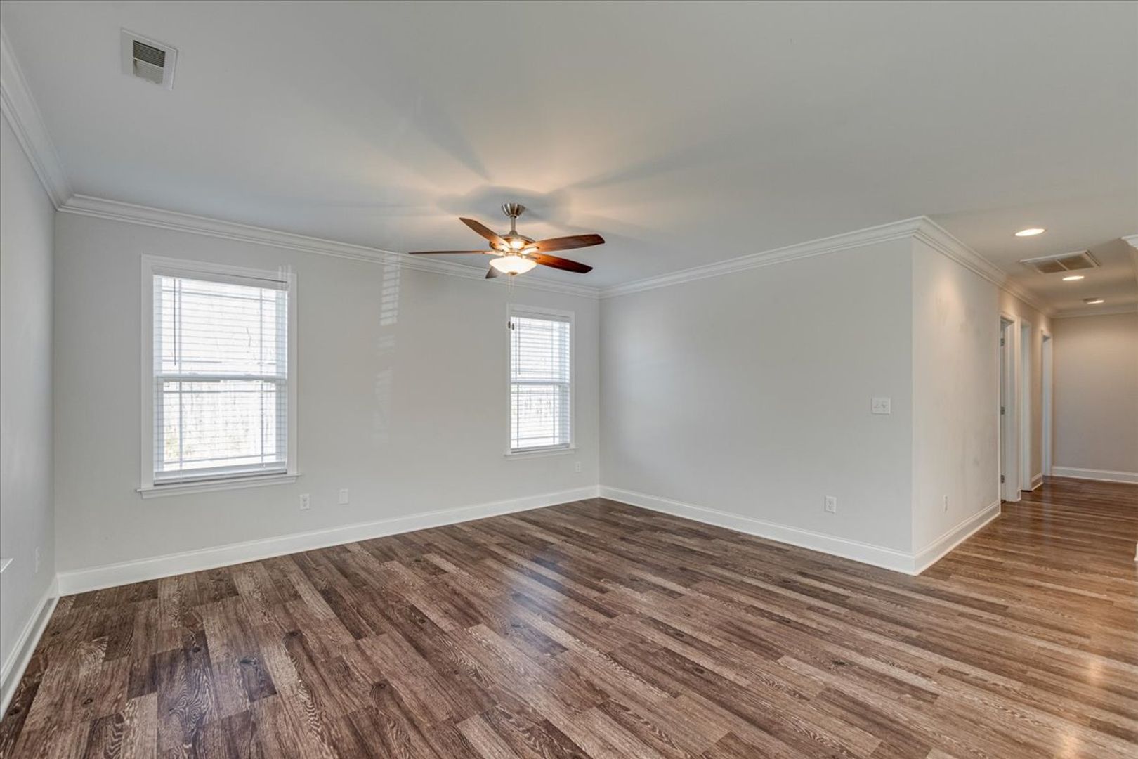 1109 SE Pond Street 5 of 12