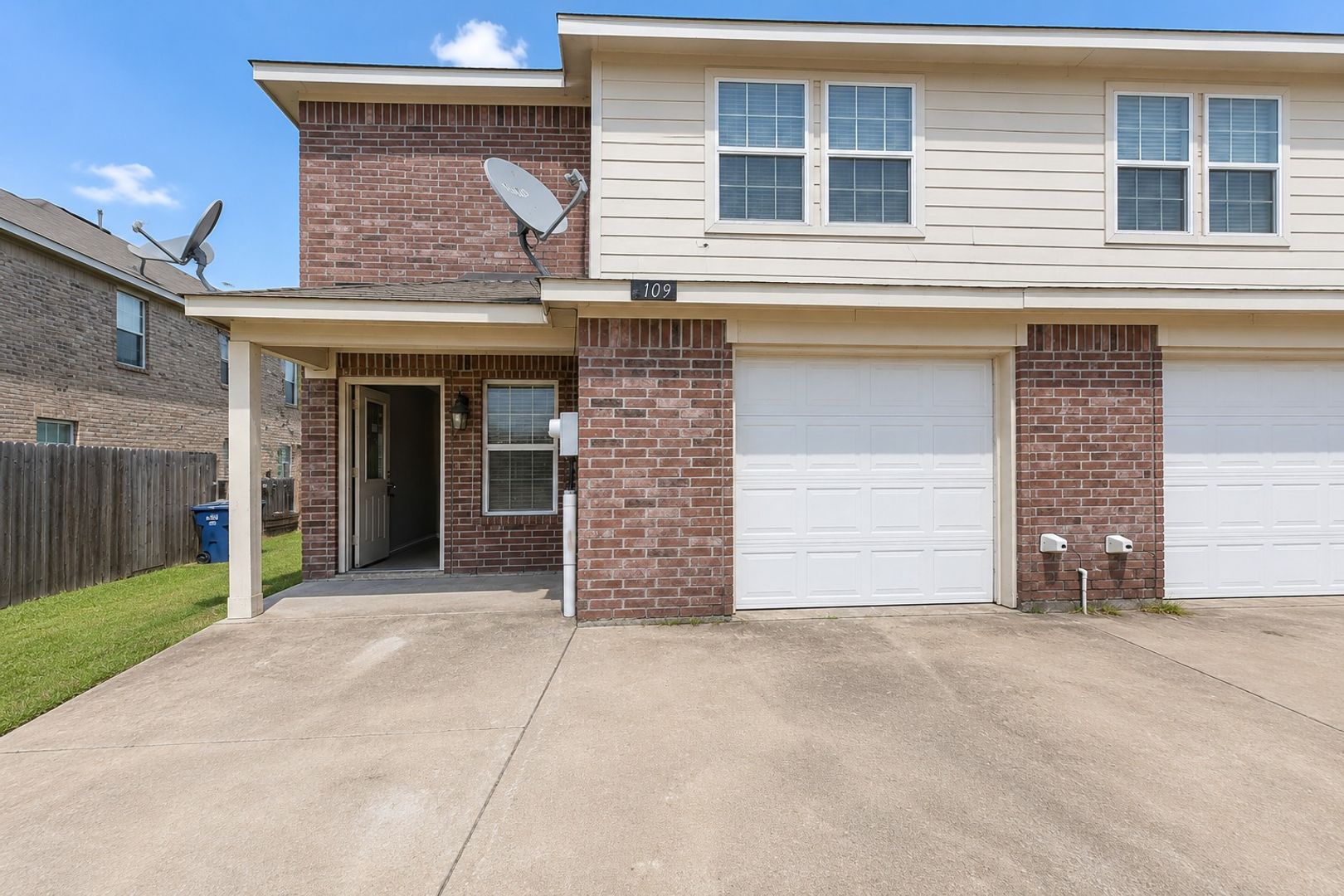 Princeton Apartment: 1109-1111 Parkway Trail