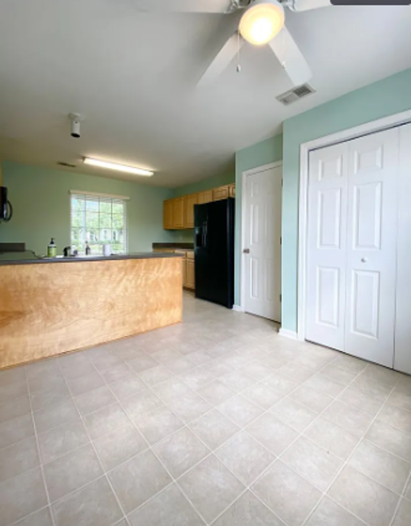 537 S Bull St 6 of 12