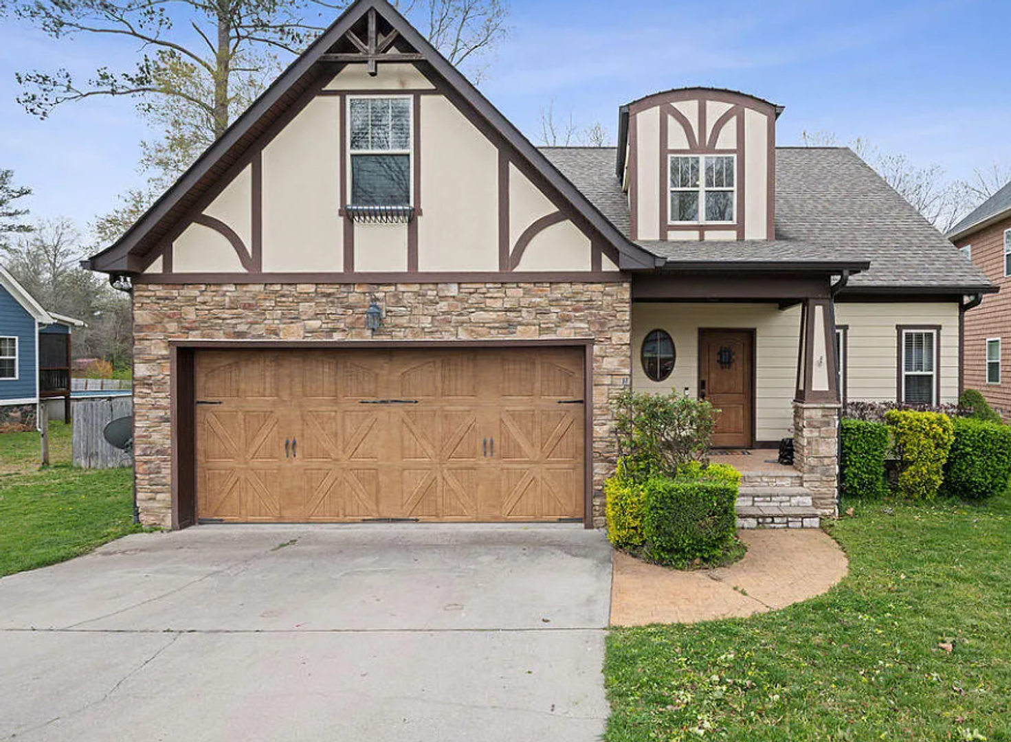 Chattanooga House: 1857 Holly Oak Lane