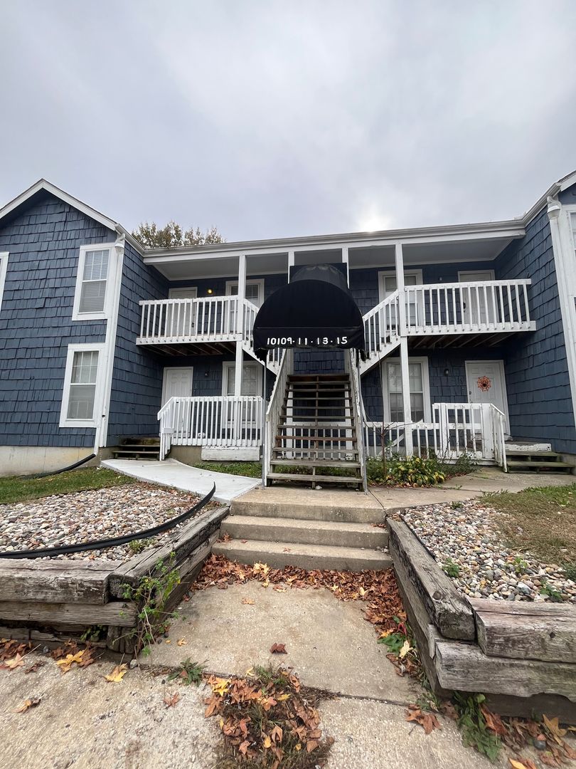 Raytown Apartment: 10109 - 10115 E. 67th Street