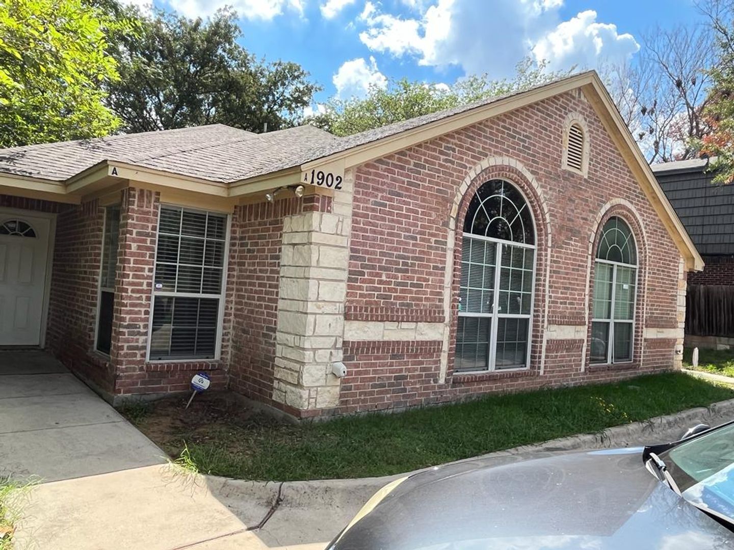 1902 W Sanford Street