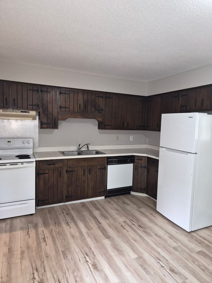4203 Davis Lane Unit A 3 of 8