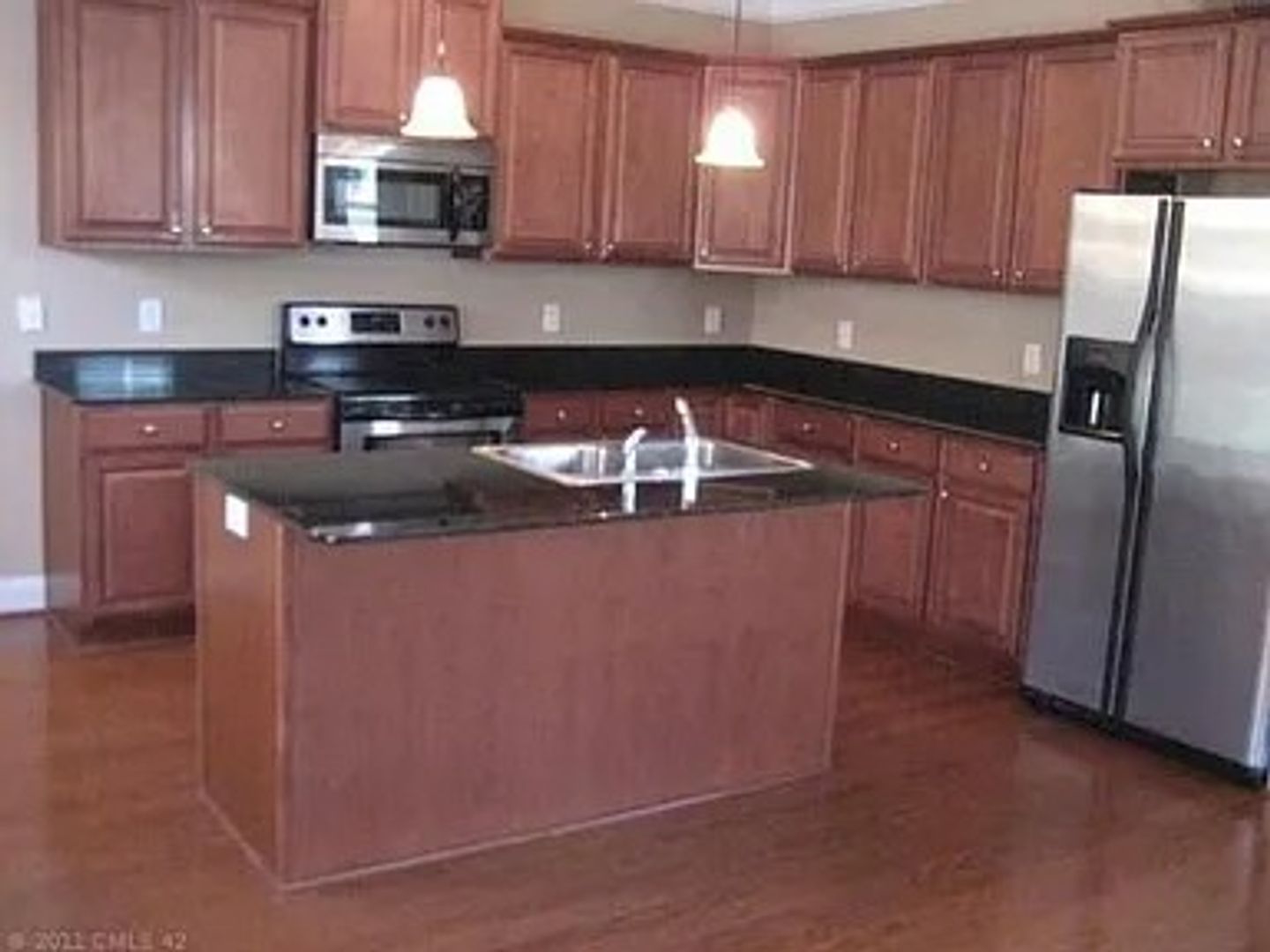 100 Taylors Hill Dr 3 of 12