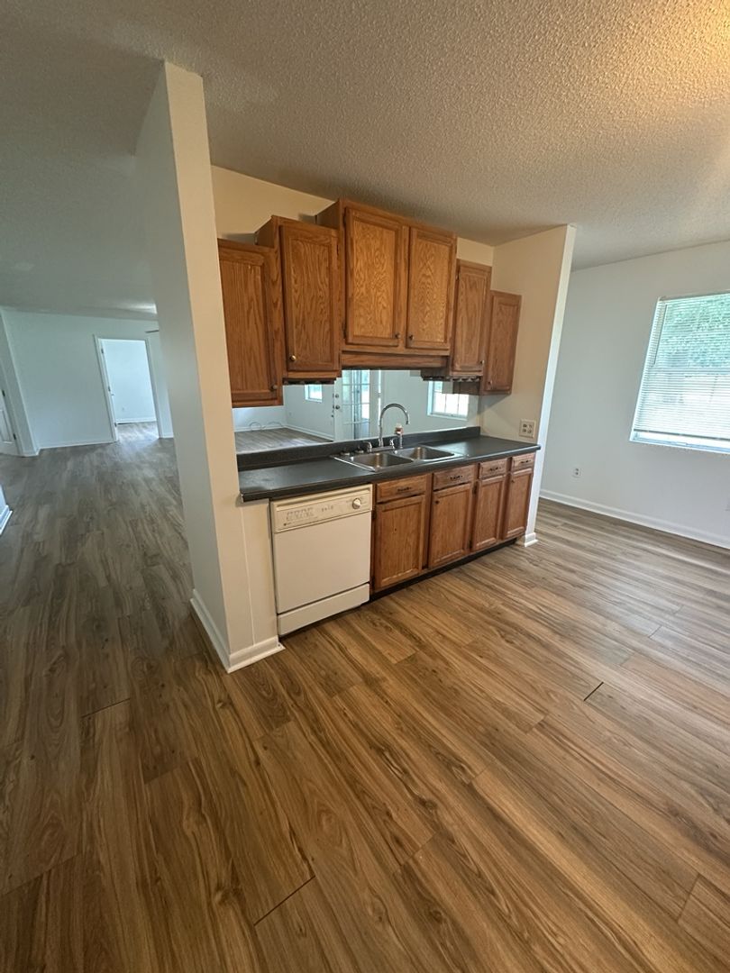 6250 W Highway 136 8 of 12