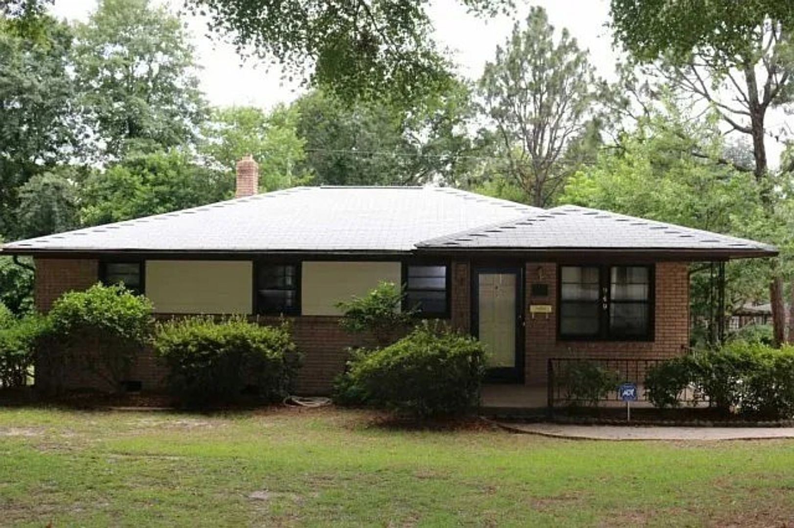 Columbia House: 949 Howard St