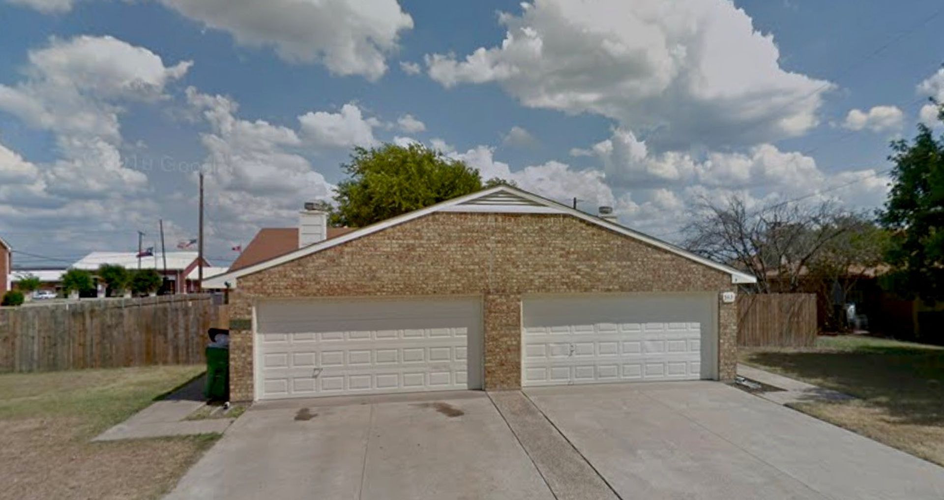 Red Oak Apartment: 543-545 Canary Lane