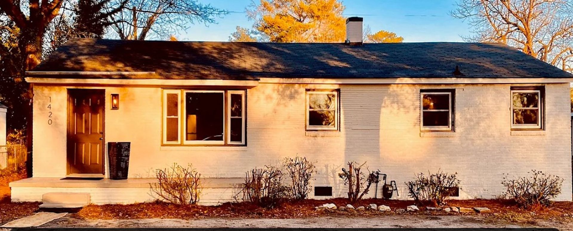 Columbia House: 1420 S Kilbourne Rd