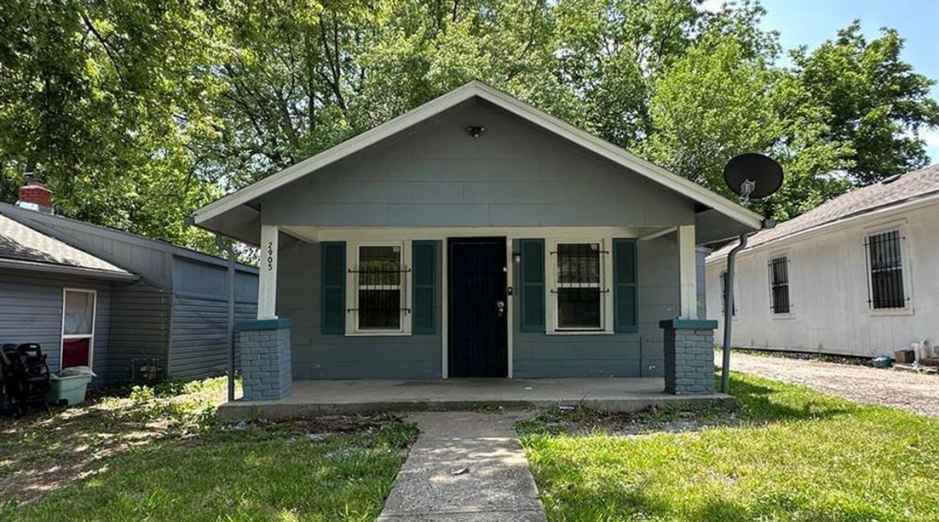 Kansas City House: 2905 E 61st St