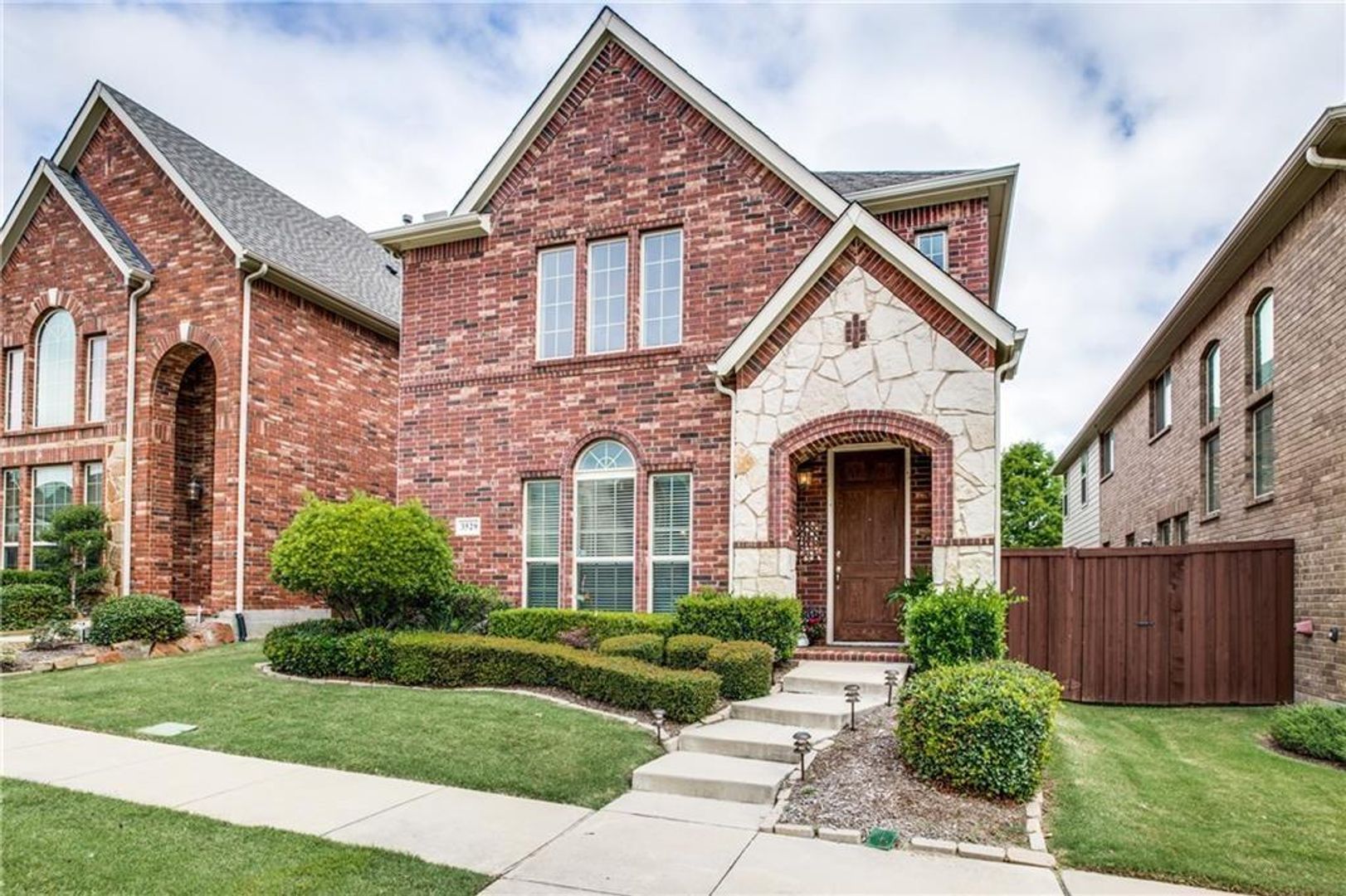 Plano House: 3529 Pillar Drive