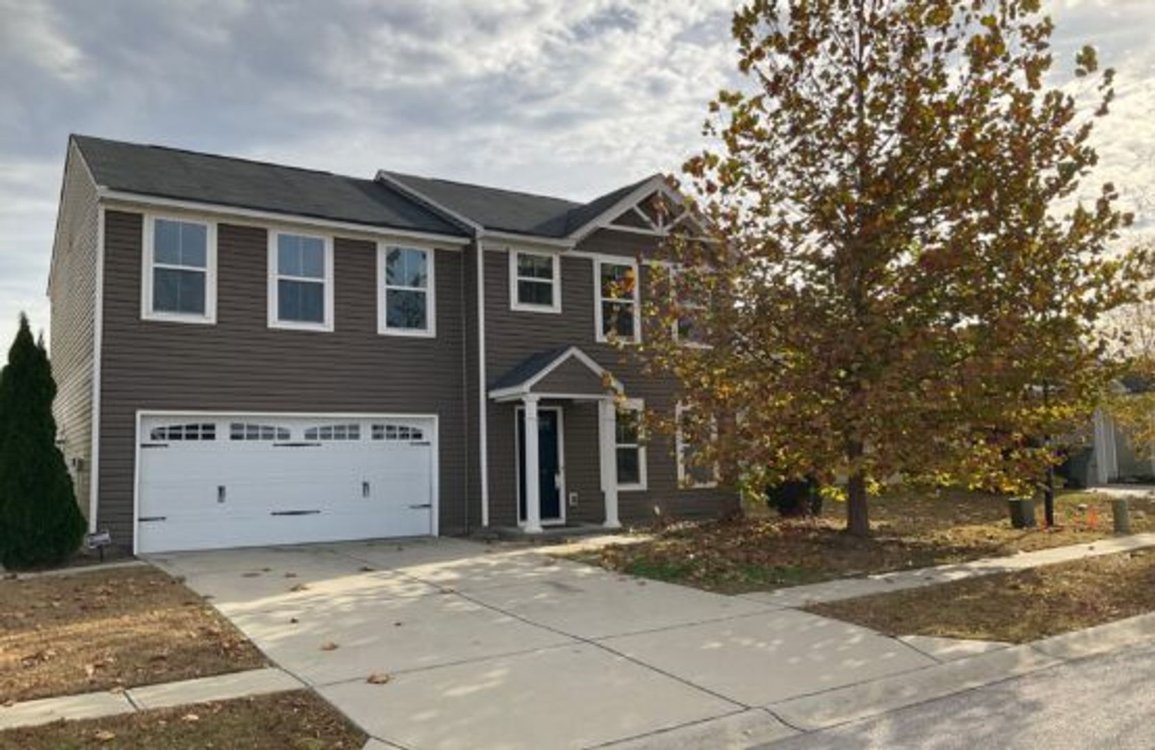 Columbia House: 159 Beacons Field Rd
