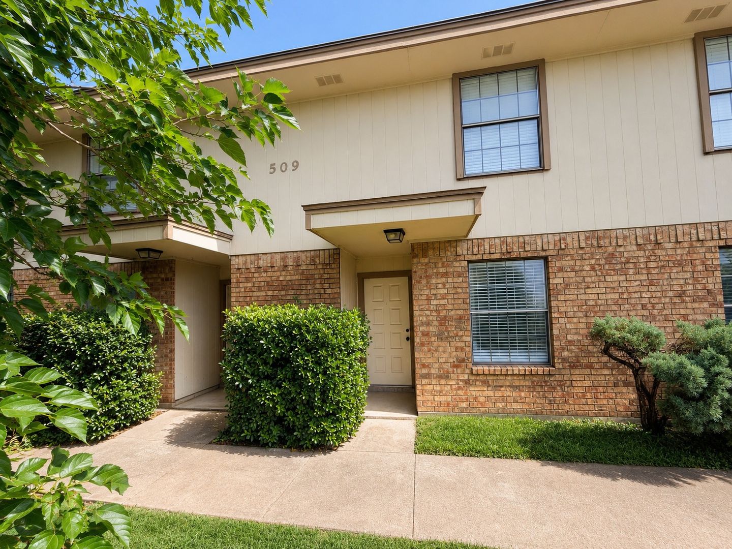 Crowley Apartment: 509 S Beverly Street Unit 1-4